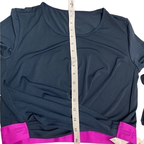 Fabletics PIA Front Twist Wide Elastic Bottom Band Thumbhole Cuffs Cropped L - Picture 6 of 15